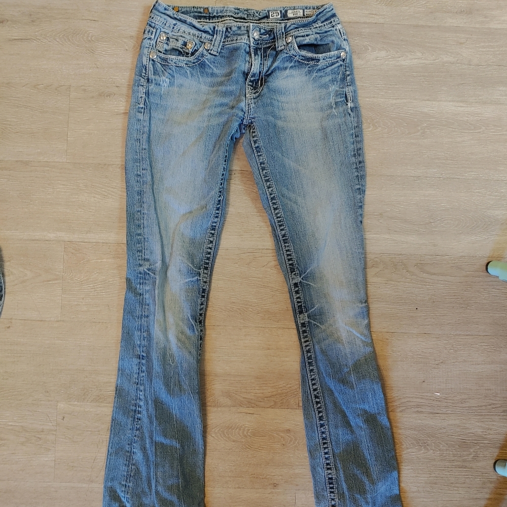 Miss Me jeans size 29 boot cut
Pocket bling